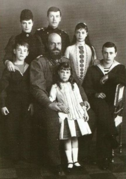 Александр III с наследниками.